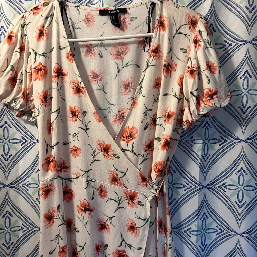 FOREVER 21 Floral Wrap Dress in Cream and Orange Print with Tie Waist - Picture 2 of 12